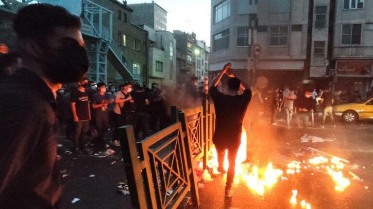Al meer dan 40 doden in Iran bij protesten na dood Mahsa Amini