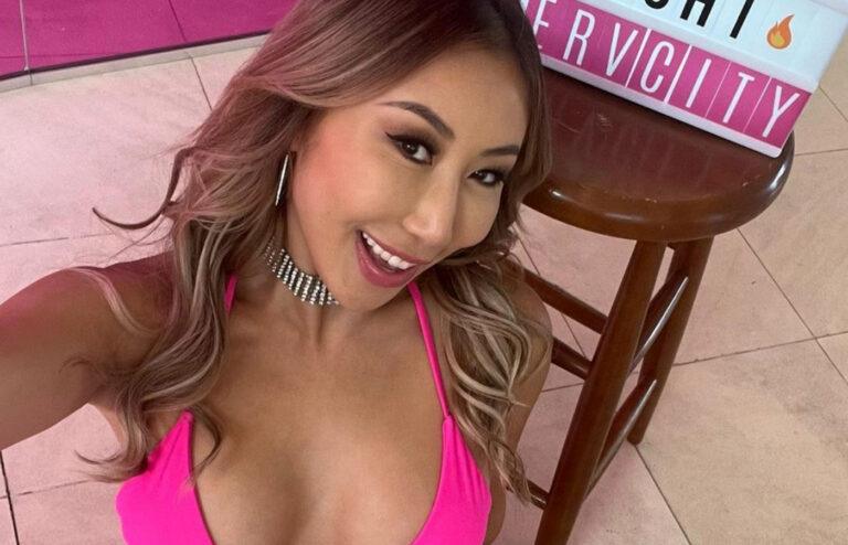 Model wordt van OnlyFans gegooid omdat ze seks had met haar abonnees (foto’s)