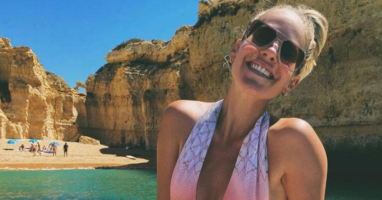 Eline De Munck deelt badpakfoto’s en is openhartig: “Dat vind ik het minst mooie deel van mijn lijf”