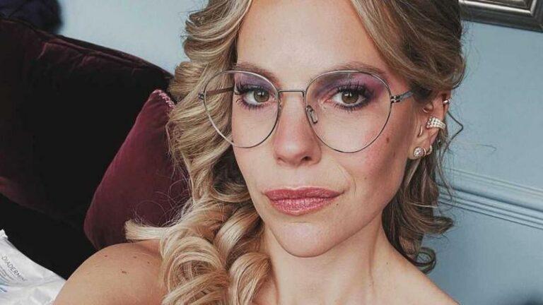 Eline De Munck krijgt wel héél ongepast verzoek. Haar reactie? Hilarisch! (foto)