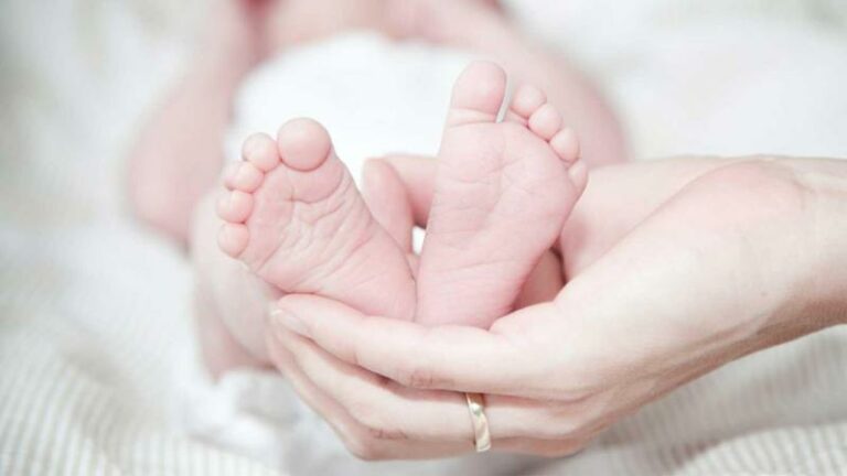 «Ik wil mijn baby deze unieke naam geven, maar mijn man vindt hem gênant»