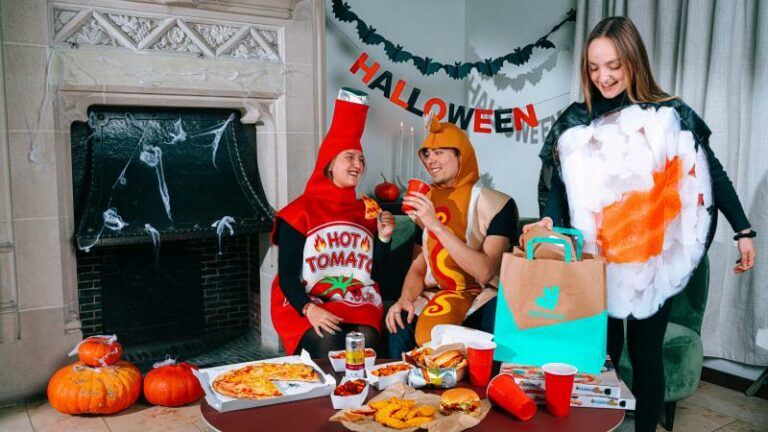 Deliveroo wordt Deliverbooo en levert nu ook halloweenkostuums aan huis