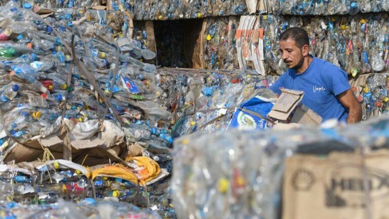 Recyclage van plastic blijft een mythe, waarschuwt Greenpeace
