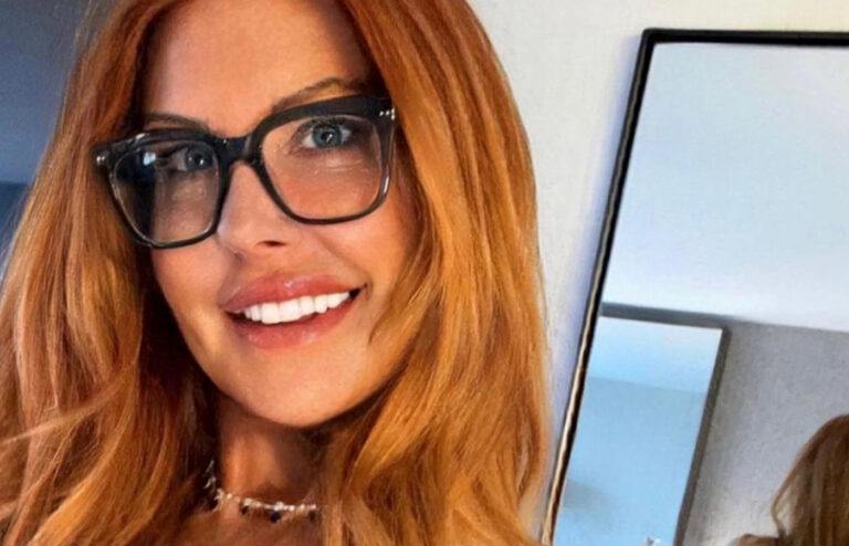Model reageert verbaasd: “Mensen dachten dat mijn filmpjes als pikante leerkracht écht waren” (foto’s)