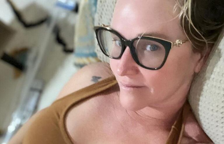 Vrouw ruilt carrière als leerkracht in voor sekswerk: “Ouders schieten tekort op vlak van seksuele voorlichting” (foto’s)
