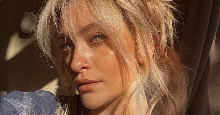 Dochter van Michael Jackson toont haar tepelpiercing op Instagram: “Prachtige elegantie!” (foto’s)