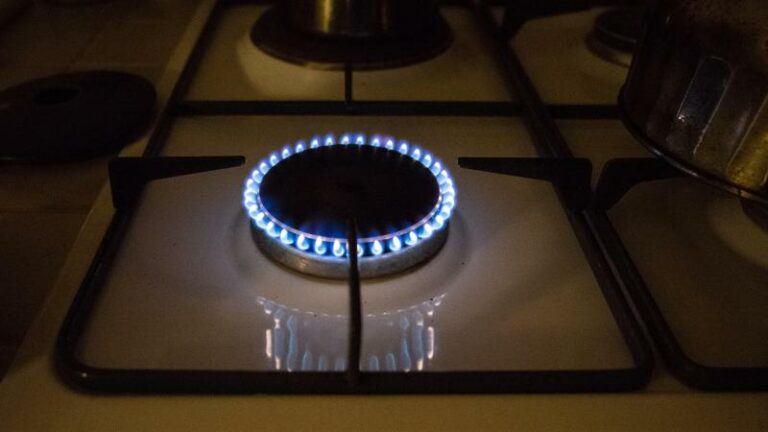 Duur gas doet Belgen bijna een derde minder verbruiken