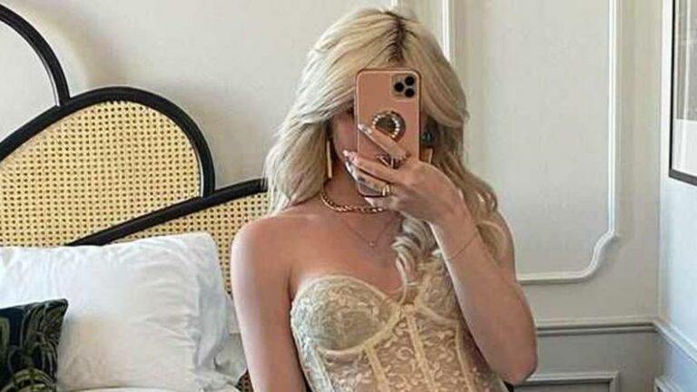 Influencer met doorlopende wenkbrauwen laat zich niet doen door haters: «Sommigen noemen me ‘holbewoner’»