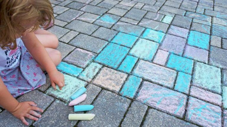 Ook kindercrèche in Denderleeuw verliest vergunning: «Tussen 9 en 15 kinderen voor één kinderbegeleider»