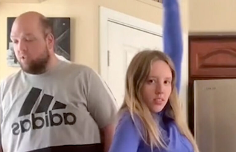 “Ik heb een babyface én een kale echtgenoot waardoor mensen denken dat hij mijn pa is…” (foto)