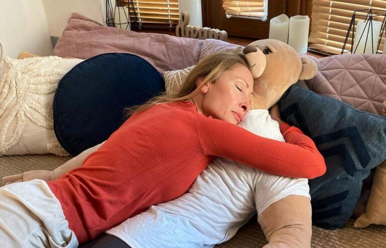 DIT cadeau voor singles gaat viraal: “Hij biedt je emotionele steun tijdens de winterdagen” (foto’s)