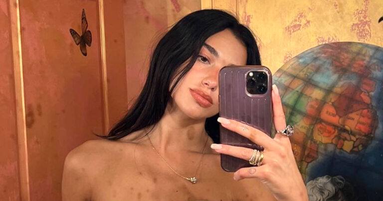 Dua Lipa laat in doorzichtige outfit maar weinig aan de verbeelding over: “Zo stout!” (foto’s)