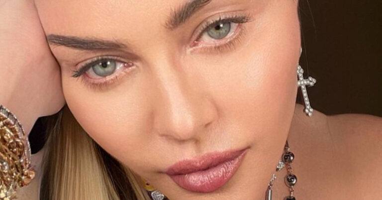 Halfnaakte Madonna maakt het (te) bont volgens Insta-fans: “Wat is er toch met jou gebeurd?!” (foto’s)