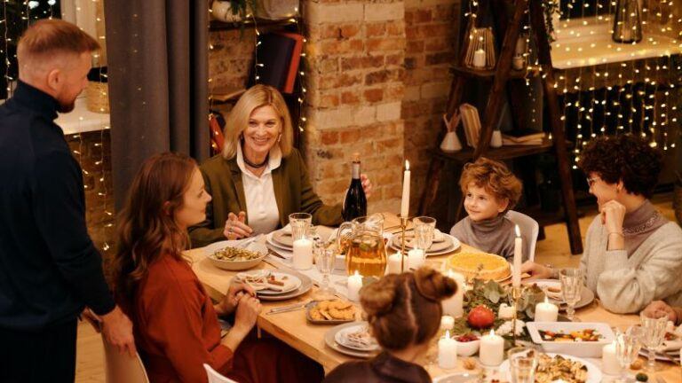 Drie tradities om te vermijden tijdens je eerste kerst bij de schoonfamilie