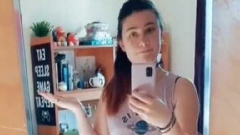 Vrouw begrijpt niet waarom haar werkoutfit ongepast is, maar haar volgers wel: «Hoe kan je dat nu niet zien?!» (foto)