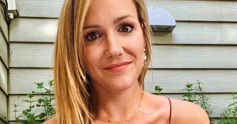 Elisabet uit ‘De Mol’ verbluft met badpakfoto: “Je bent zo mooi!”