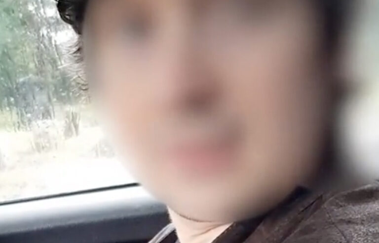 Vrouw laat partner weten dat ze zwanger is. Zijn reactie? WOW! (video)