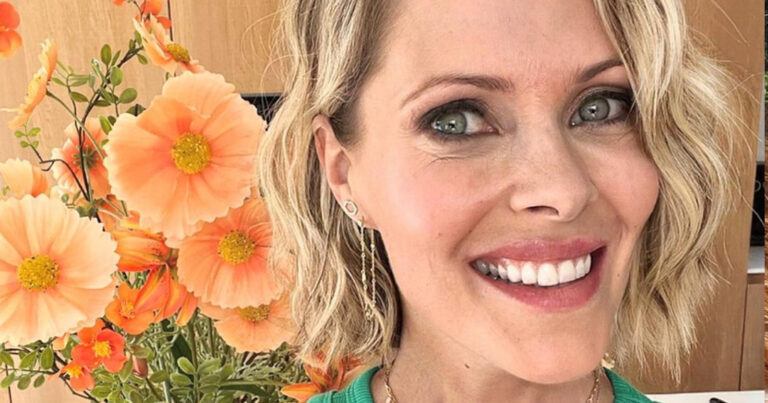 Hanne Troonbeeckx geniet in knalgele bikini op het strand: “Prachtige dame!” (foto)