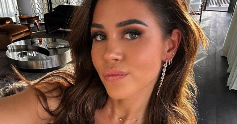 Vriendin van Viktor Verhulst pakt uit met opvallende outfit: “Sexy!” (foto’s)