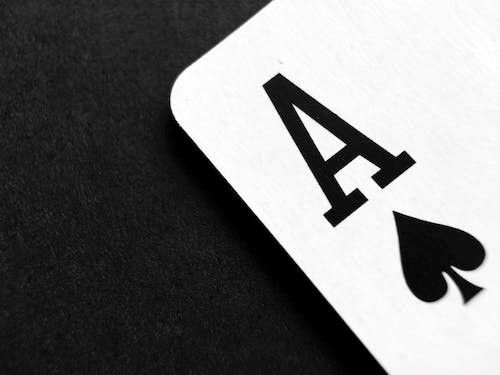 Wat is het verschil tussen Solitaire en Patience spelen?