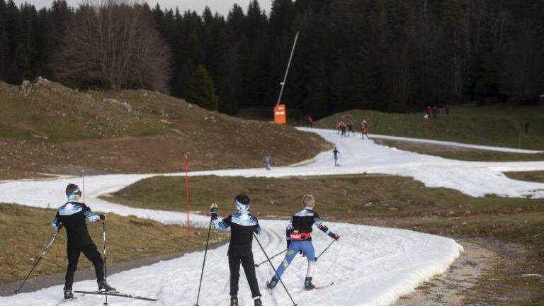 «Skigebieden kunnen enkel nog overleven met kunstsneeuw»
