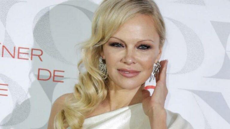 Pamela Anderson choqueert volgers met foto: «Ze mist een teen!»