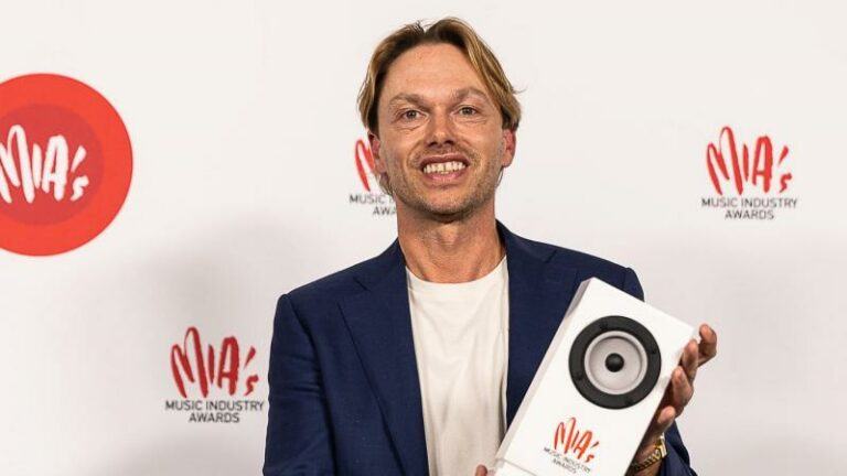 Regi onthult hoeveel hij verdient per optreden: «Dat is eigenlijk veel te weinig»