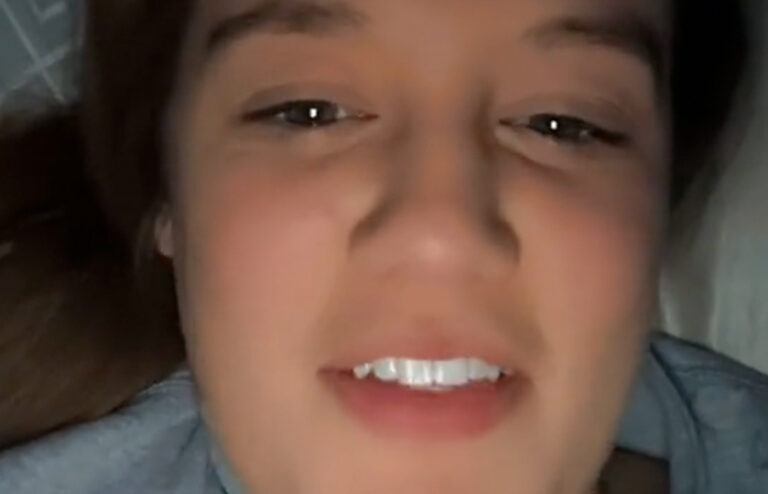 Vrouw verbaasd over echtgenoot die met zijn ogen open slaapt: “Wel grappig!” (video)