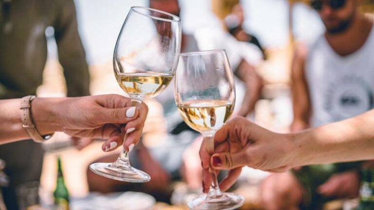 Tournée Minerale: hoe wijs je een drankje af?