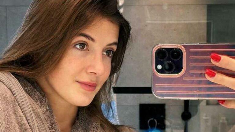 Jamie-Lee Six poseert in doorzichtige lingerie voor valentijn: «Maar kijk hoe mooi!»