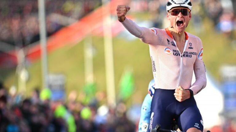 Van der Poel verovert 5e wereldtitel na titanenstrijd met Van Aert