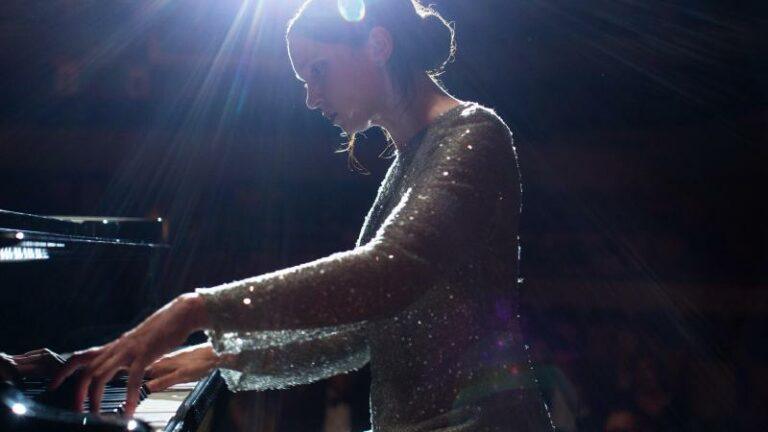 MOVIES. Dominique Deruddere over ‘The Chapel’: «Mijn zoon had ooit een pianolerares waar ik zelf schrik van had»