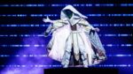 Kijkers «100% zeker» van Tovenaar in ‘The Masked Singer’: «Je herkent zijn stem zo goed!»