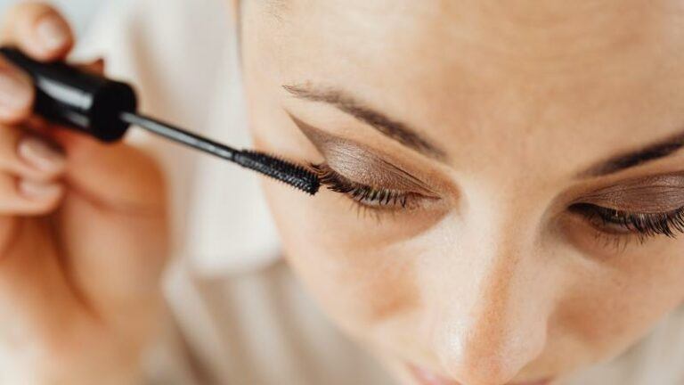 WTF. De #MascaraTrend op TikTok gaat niet over mascara…