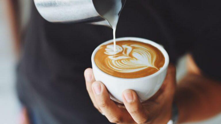 Koude koffie? 7 manieren om je overgebleven koffie te hergebruiken