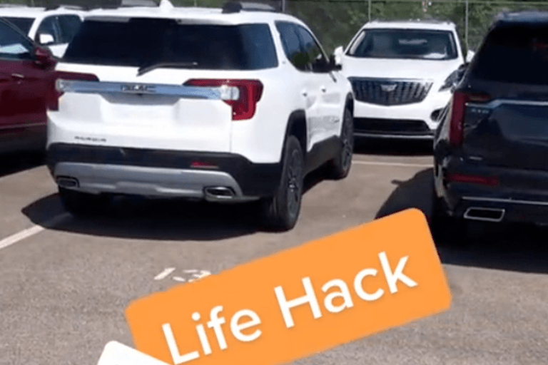 TikTokker lanceert parkeerhack: “Als we allemaal zo onze wagen parkeren…” (video)
