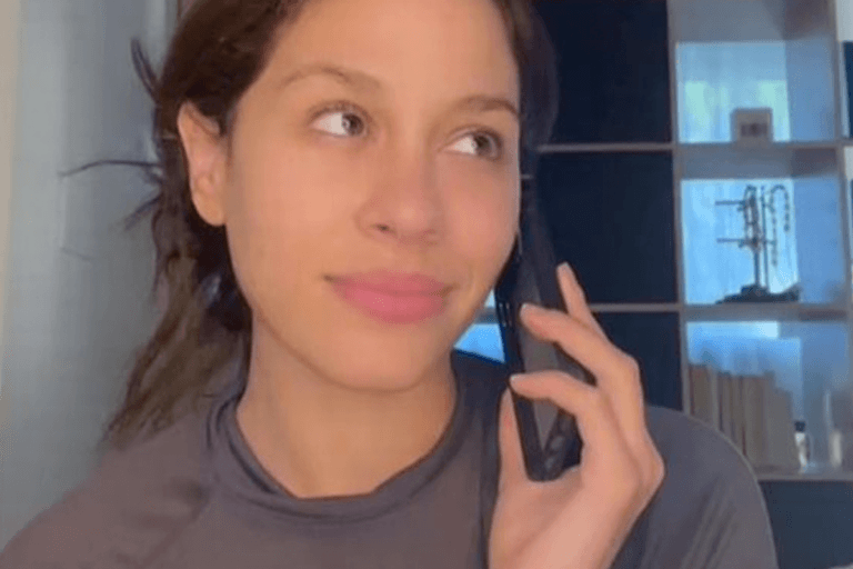 Vrouw is stomverbaasd: “Mijn date noemde me sexy in bed… en dat ik hem aan zijn moeder deed denken” (video)
