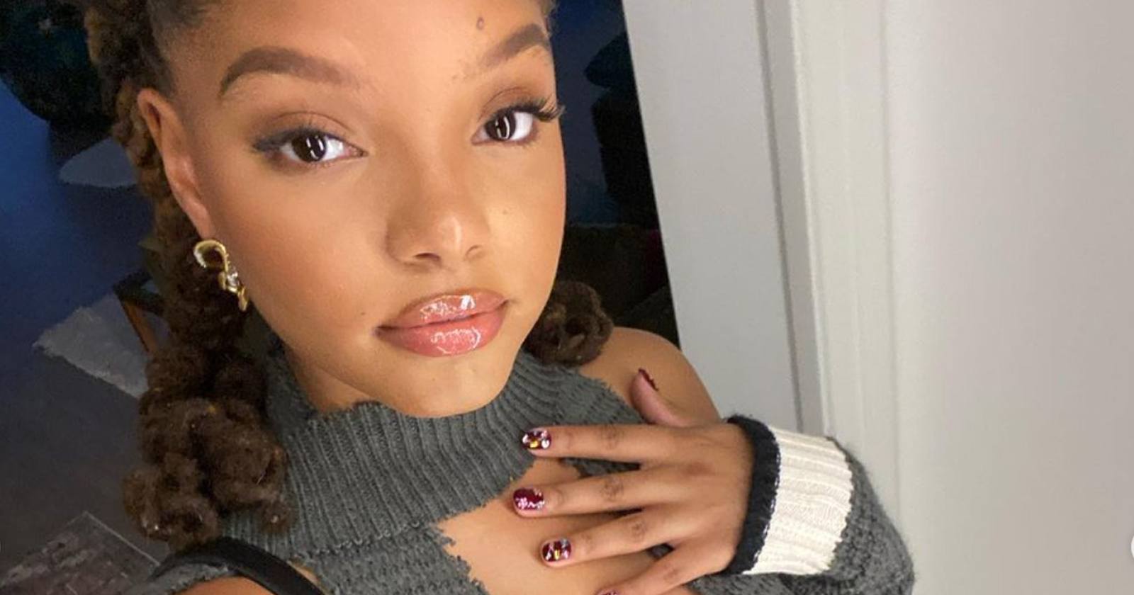 &amp;#39;The Little Mermaid&amp;#39;-actrice poseert in wel erg pikante outfit ...