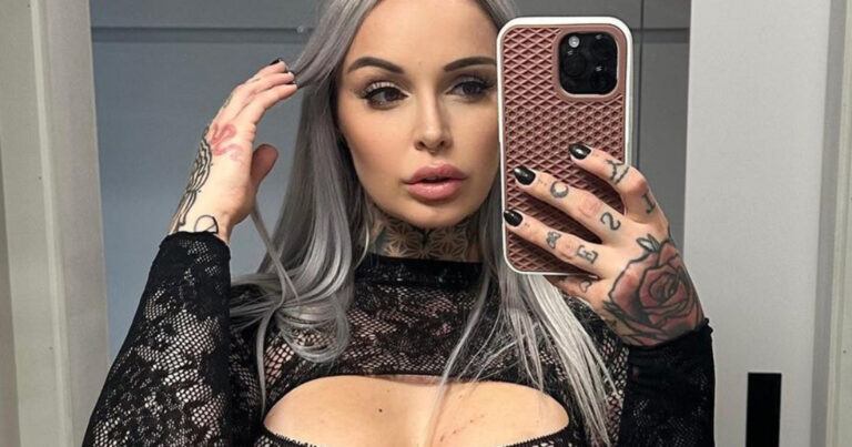 ‘Temptation’-Pommeline poseert op wel erg pikante wijze: “Prachtig!” (foto)
