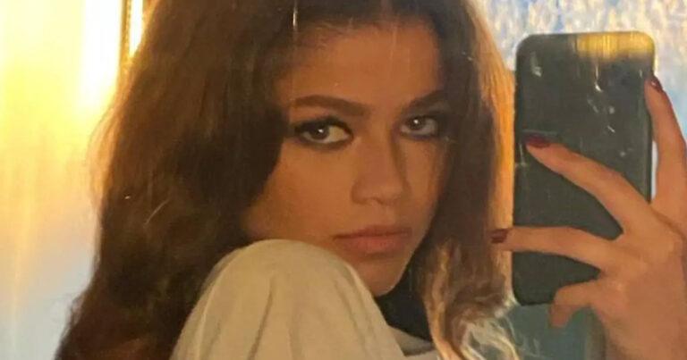 ‘Dune’-actrice Zendaya pakt uit met sensuele beelden en dito jurk: “Niet normaal!” (foto/video)