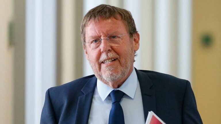 Siegfried Bracke breekt de stilte over pensioenextra’s: «Nee, ik kom niet aan 7.788 euro bruto»