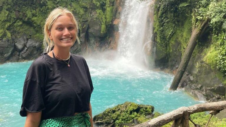 Julie Vermeire crasht na reacties op sociale media: «Je bent even zielig als je moeder»