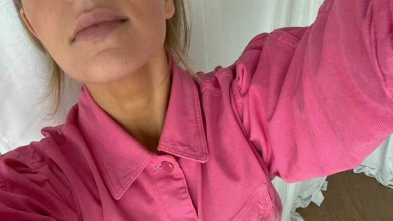 Julie Van den Steen deelt selfie en vraagt volgers wat er niet klopt: «Gevonden!»