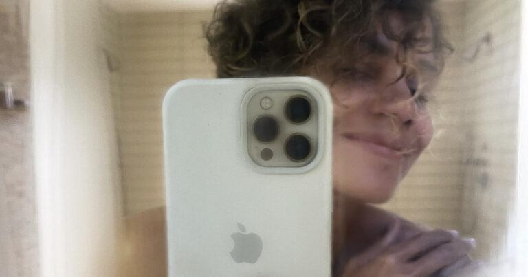 Halle Berry pakt uit met stomende naaktselfies: “Dit is veel te sexy!” (foto’s)
