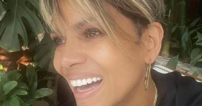 Actrice Halle Berry deelt sensueel plaatje: “Prachtig, zoals altijd!” (foto)