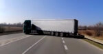 WOW: Vrachtwagenchauffeur kan crash met collega maar NIPT voorkomen! (video)