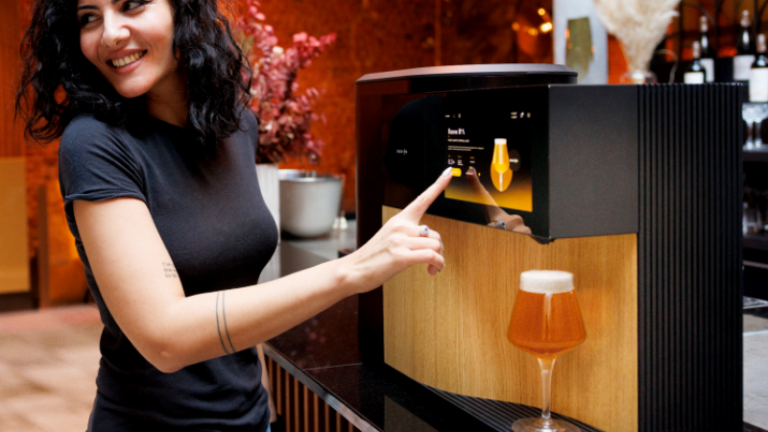 WUT. Belgisch bedrijf maakt bier met ‘bierprinter’