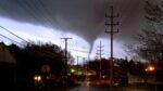 WOW. ‘Storm chasers’ leggen verwoestende tornado’s in VS vast op beeld (video’s)