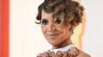 Halle Berry verbaast volgers met bikinifoto: «Je wordt mooier met de jaren. Hoe doe je dat?!»