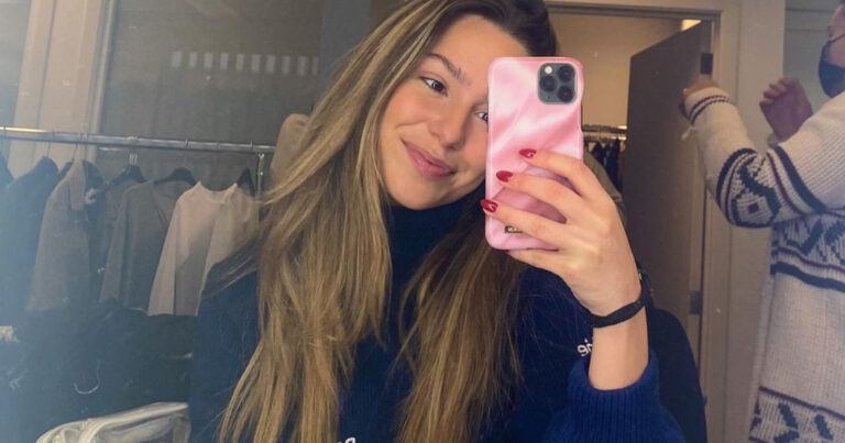 ‘De Buurtpolitie’-actrice Liandra Sadzo geniet in bikini en verbaast fans: “Veel te knap!” (foto’s)